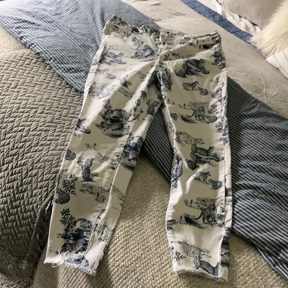 White, jaguar print, high waist jeans
